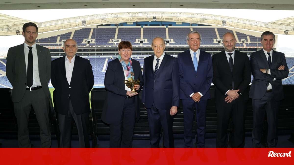 Pinto da Costa: "Portuguese banks closed their doors and tried to strangle the clubs" - FC Porto