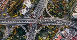 Intelligent traffic management could avoid 205 million tons of CO2 emissions by 2027, study predicts