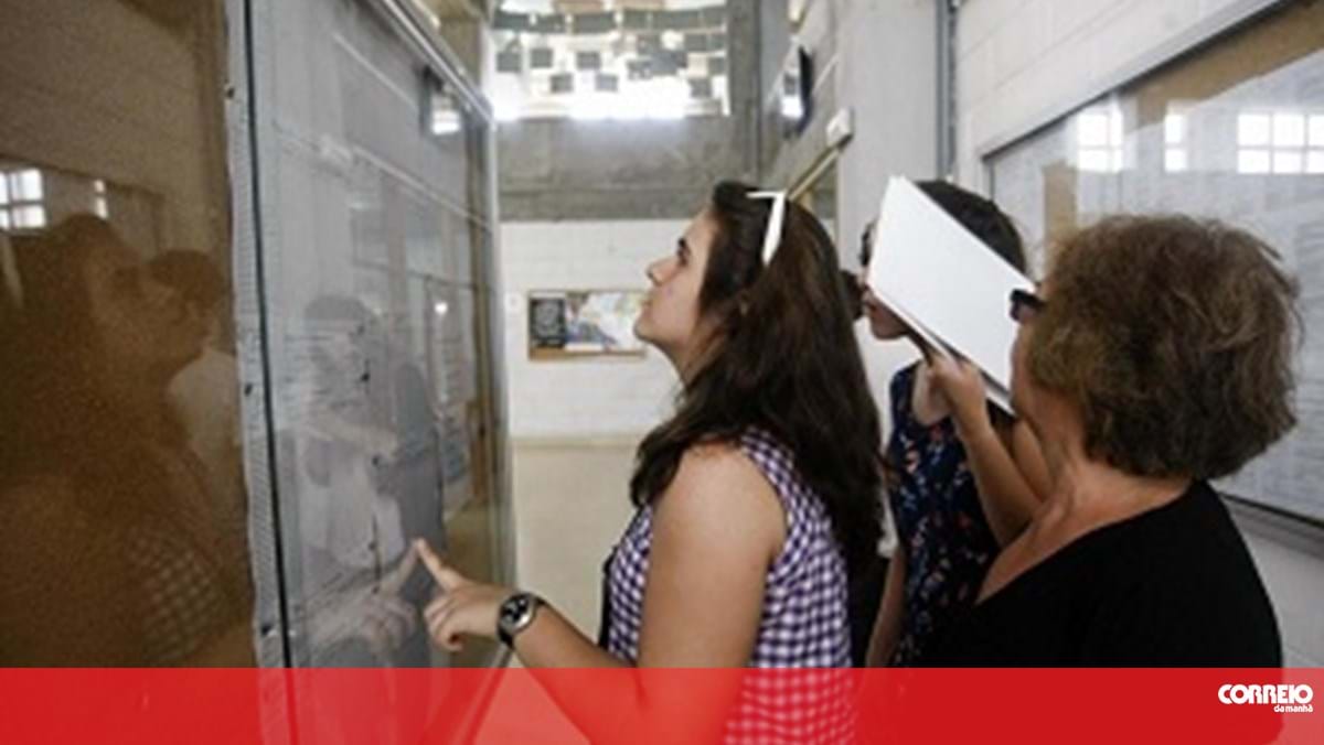 High School Exams: Math scores better than Portuguese - Sociedade