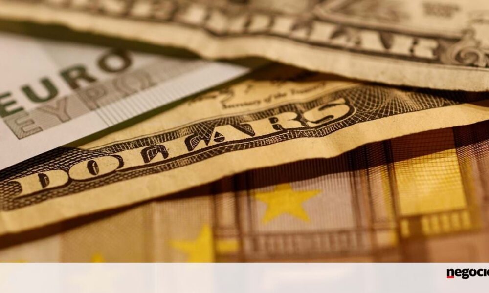 Official: euro reaches parity against dollar - Markets