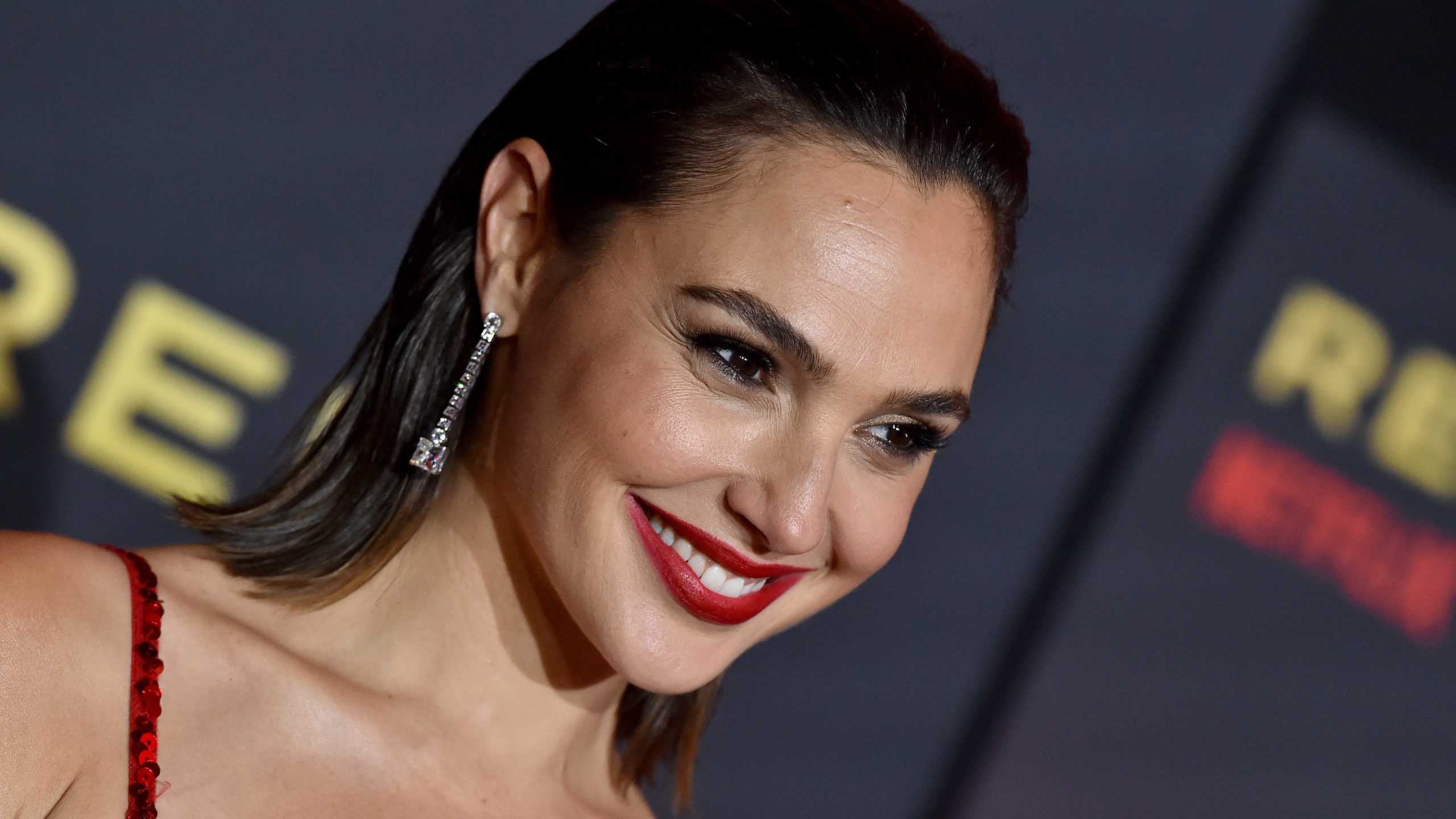 Recording in Portugal, actress Gal Gadot is admitted to the emergency room of a hospital in Loures.