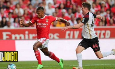 David Neres leaving a message after shining in the Light