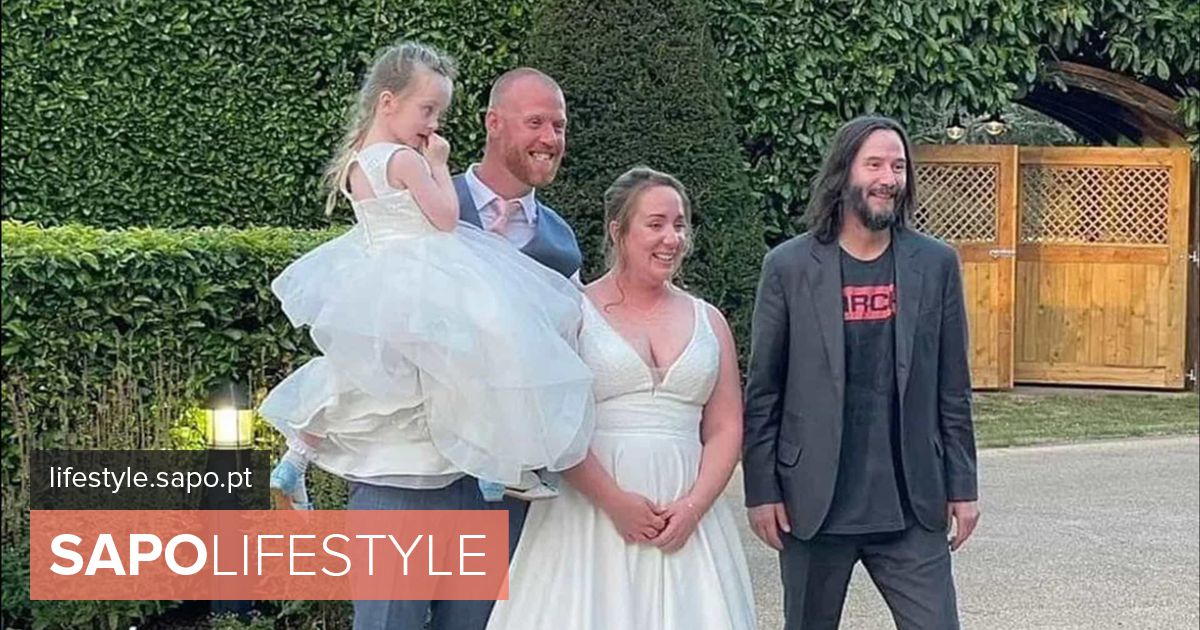 What if Keanu Reeves showed up at your wedding?  It happened to this couple - News