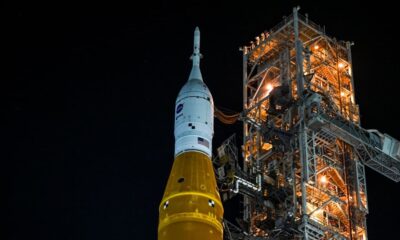 Imagem da NASA do SLS e cápsula Orion que voará até à Lua na missão Artemis I