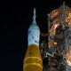 Imagem da NASA do SLS e cápsula Orion que voará até à Lua na missão Artemis I