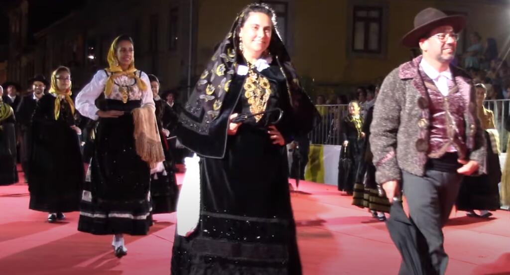 Monsana hosts the 25th National Parade of Portuguese Folk Costumes.