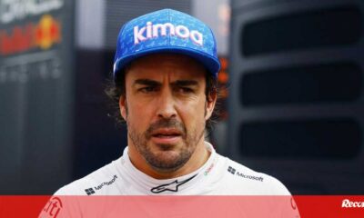 Official: Fernando Alonso to drive Aston Martin in 2023