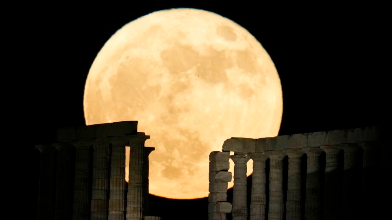 The last supermoon of the year will occur on August 11, 2022.