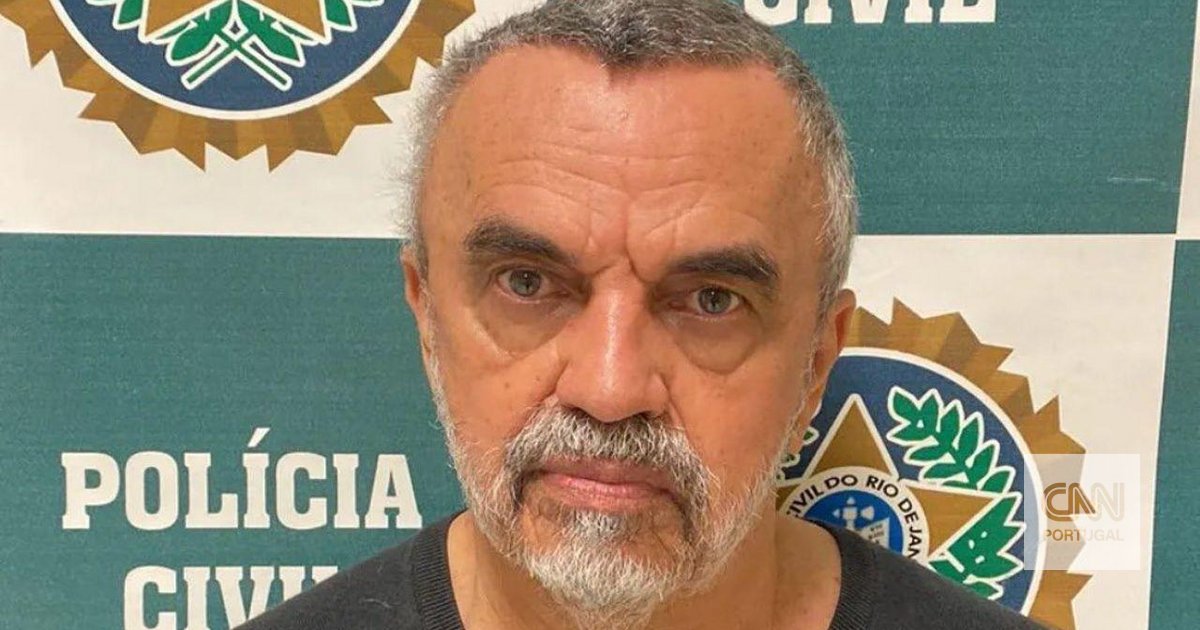 José Dumont is arrested for child pornography.  The Brazilian actor was caught with hundreds of photos and videos on his mobile phone and computer.