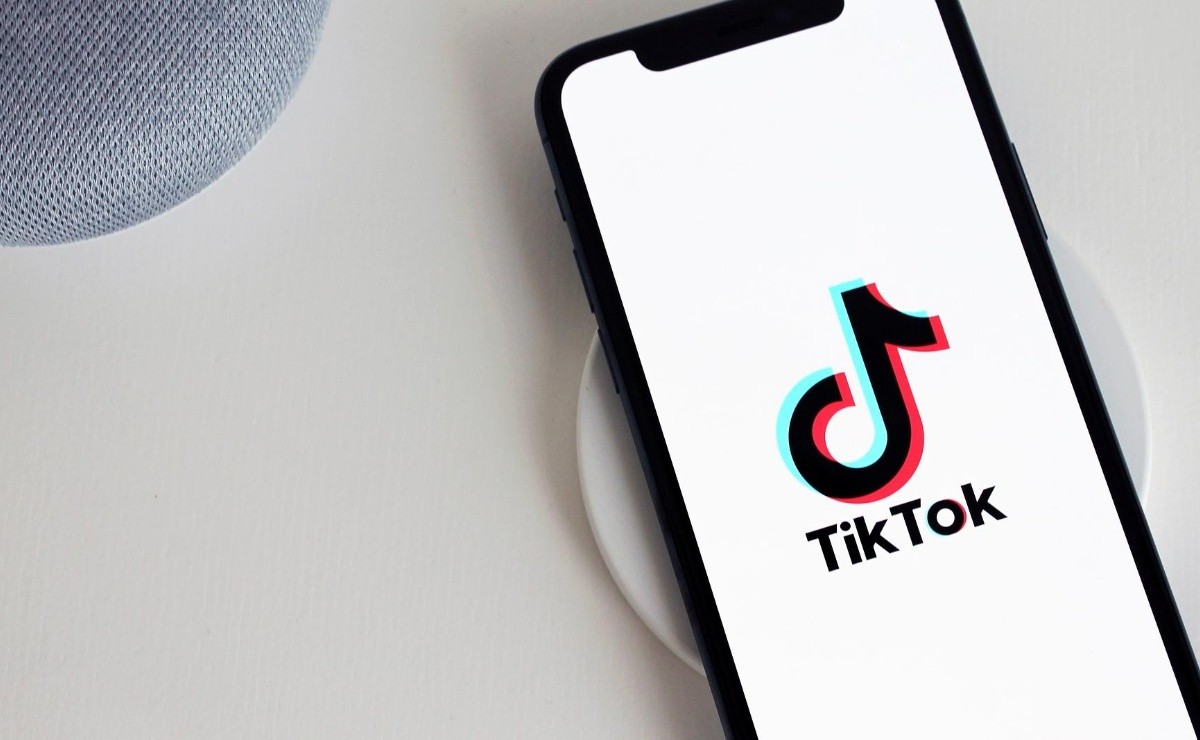 After Syria refugee mess, TikTok bans minors from living: 'It's greed'