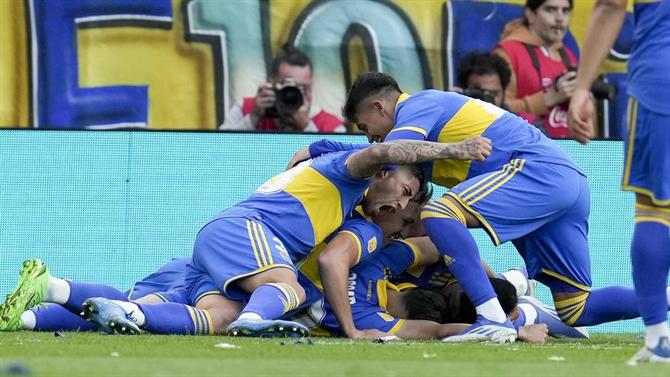 BALL - Not good for the heart: River helps as Boca Juniors celebrate their 35th league title!  (Argentina)