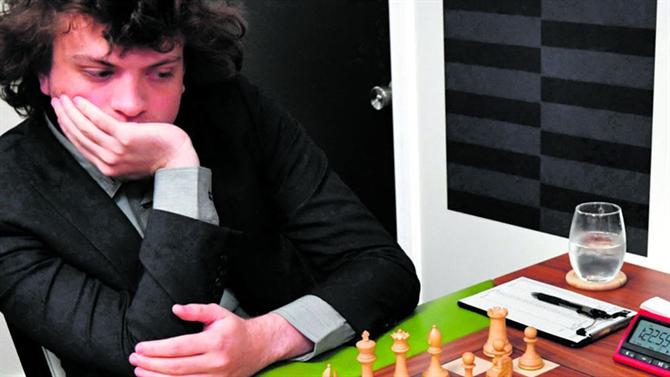 BOLA - Chess throne war ends in slander and trial (More sports)