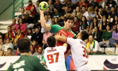 BOLA - Portugal enter qualifying stage with biggest ever win (handball)