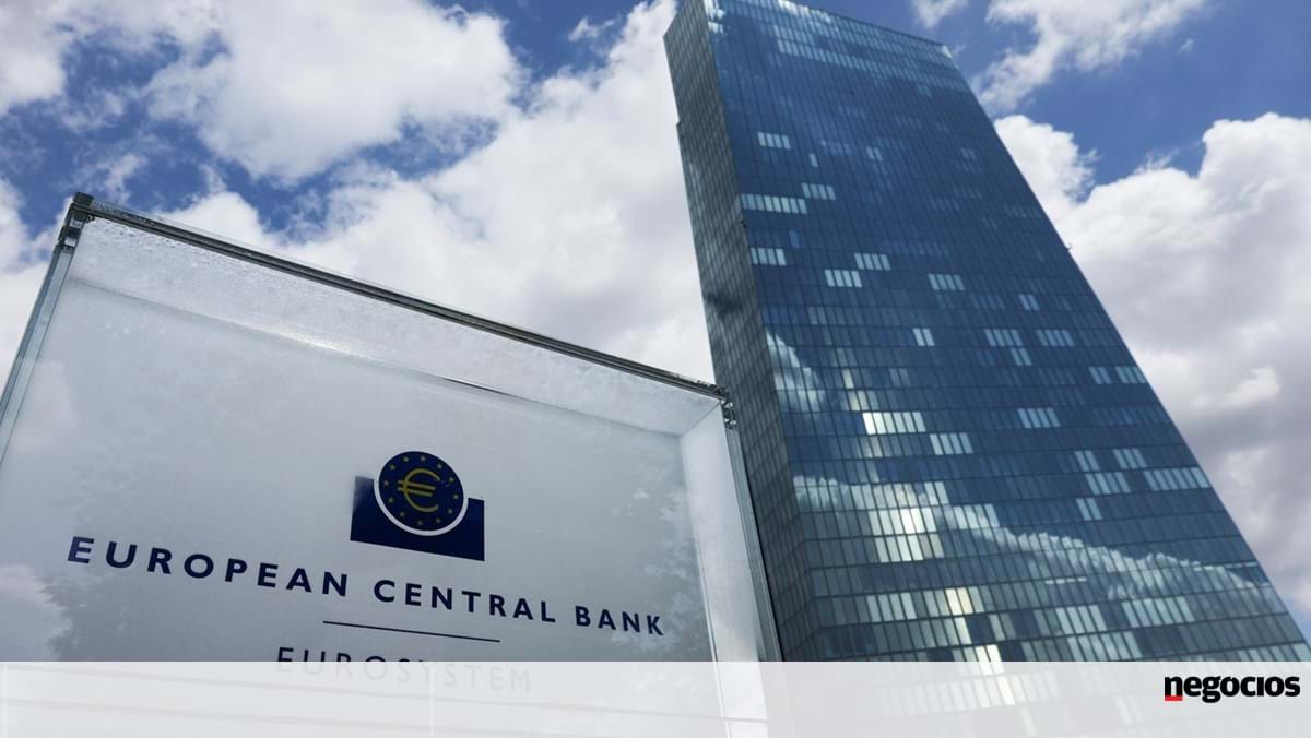 ECB Economists See Interest Rate Jump Below Market Expectations - Monetary Policy
