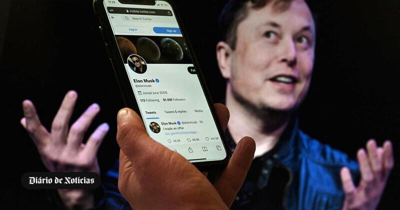 Elon Musk buys Twitter and immediately fires the director