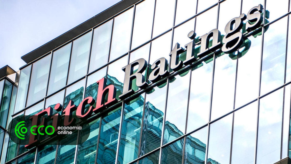 Fitch raises Portugal's rating.  This is the third agency that has upgraded its sovereign debt rating this year - ECO