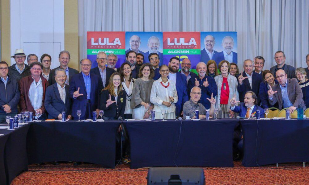 Lula receives support from civil society actors