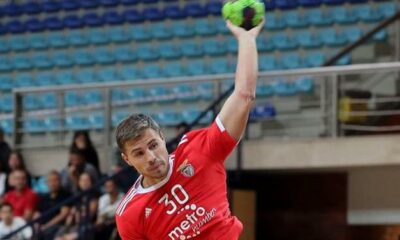 BALL - Benfica win without a coach on the bench (handball)
