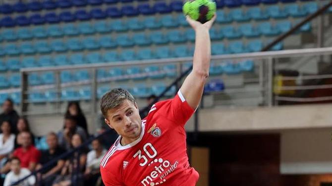 BALL - Benfica win without a coach on the bench (handball)