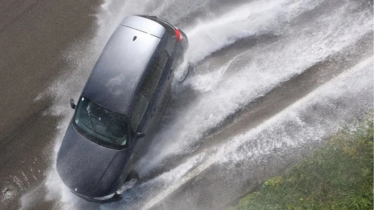 What to do if your car got into the "water sheet"?