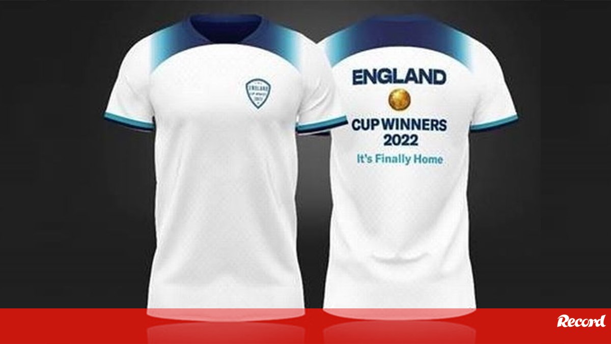 English businessman made 18,000 T-shirts to celebrate world title: now he doesn't know what to do with them - England